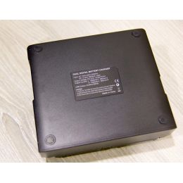Зарядное устройство Ruibo Dual Battery Charger DC-LCD-001 (EU)