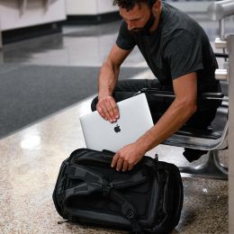 Сумка-рюкзак WANDRD HEXAD Carryall 40л Чёрный