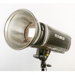 Светодиодный осветитель FST EF-200R LED